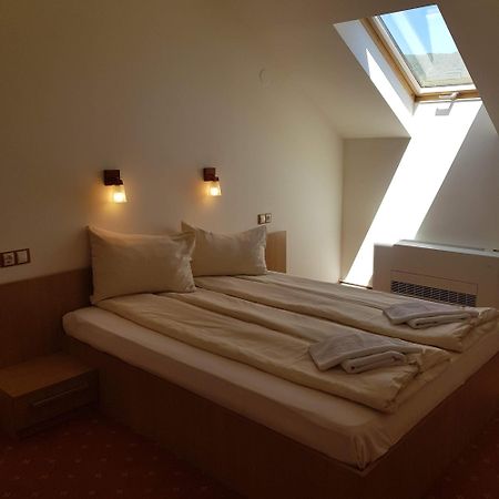 Motel Vector Gaesti ภายนอก รูปภาพ