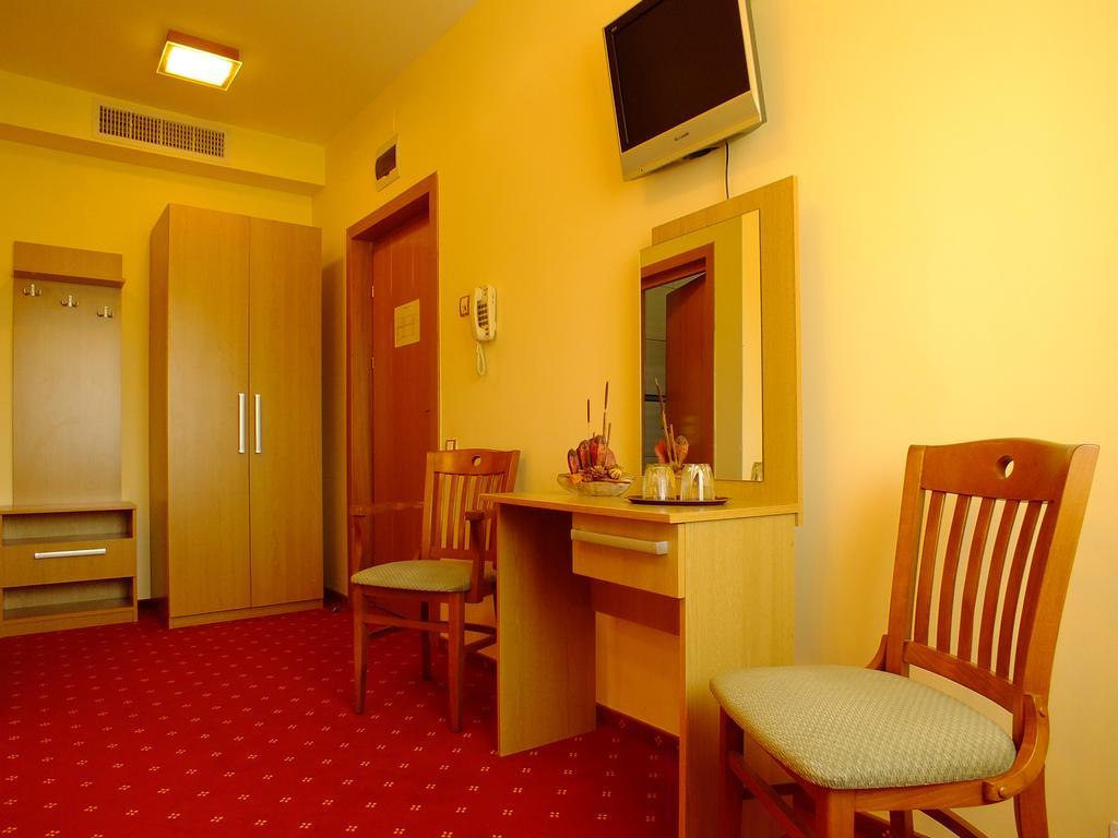 Motel Vector Gaesti ห้อง รูปภาพ