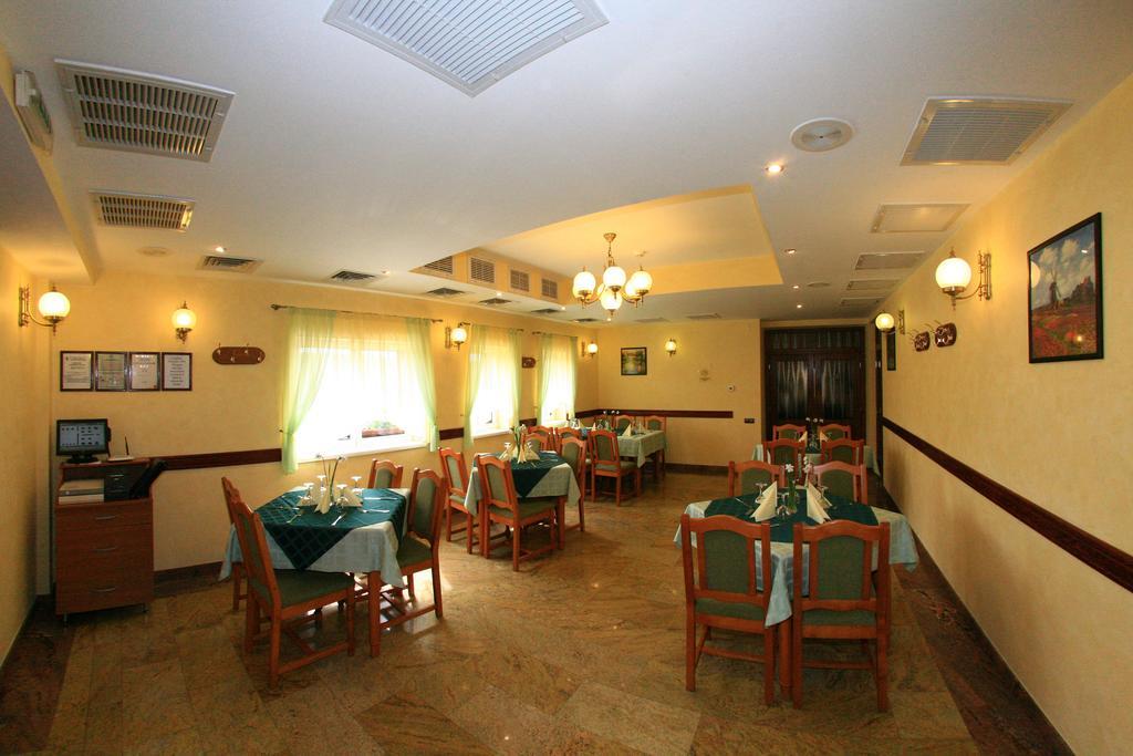 Motel Vector Gaesti ภายนอก รูปภาพ