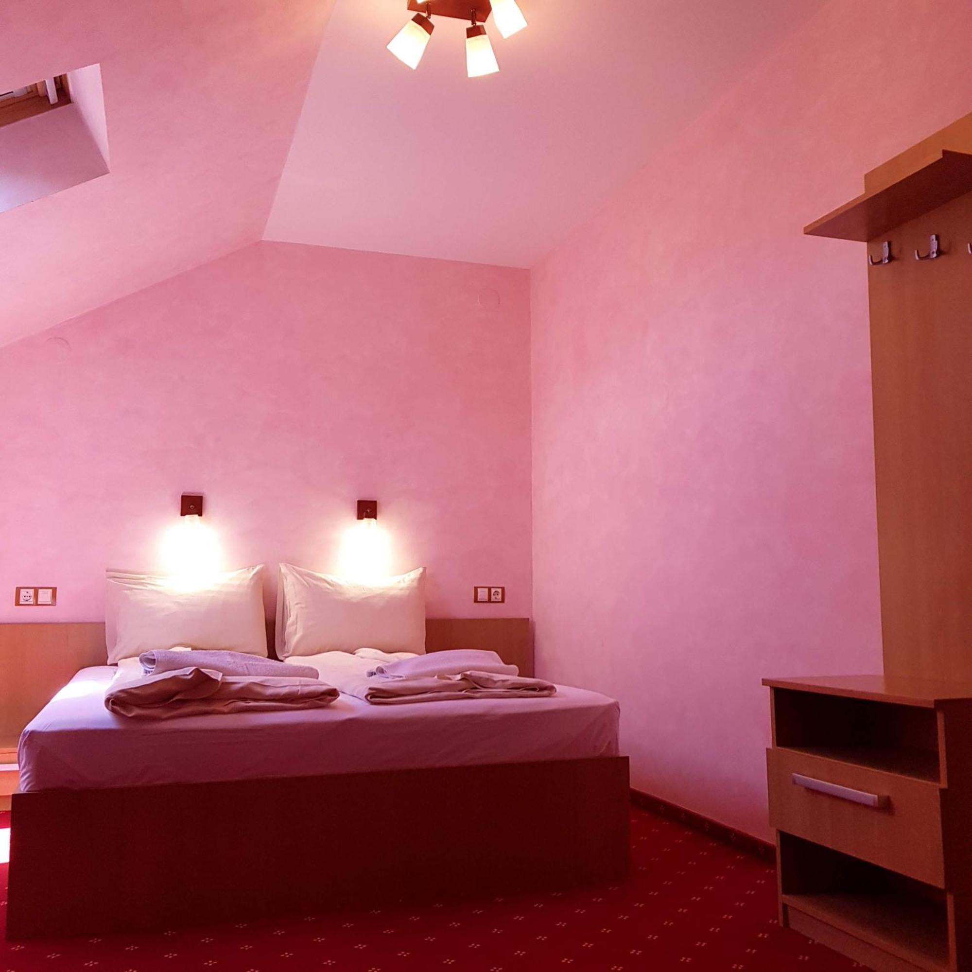 Motel Vector Gaesti ภายนอก รูปภาพ